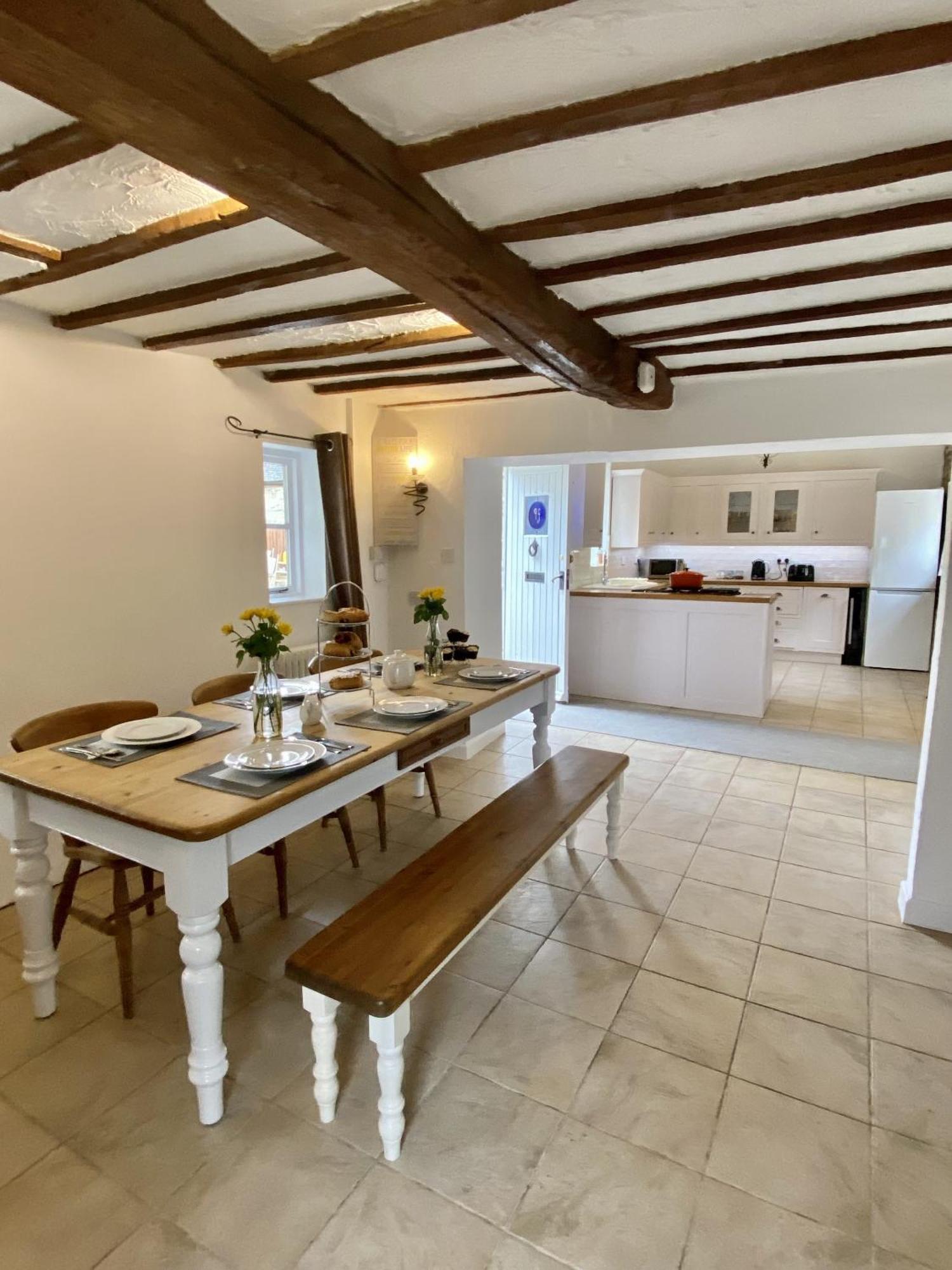 The Old Coach House Villa Witney Buitenkant foto